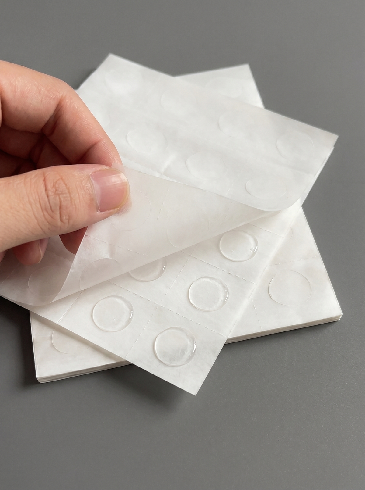 Glue Dots 96 Adhesive Dots Double Sided Mounting Stickers, product photo 2